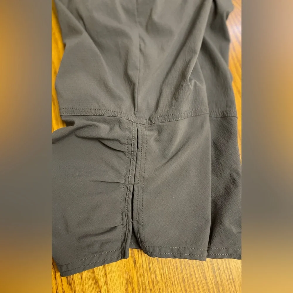 prAna Women's Jasmine Knicker, Belted Adjustable Waist
Gray, Size 10 - Picture 9 of 15